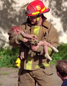 article-2347862-1A7E42D4000005DC-460_634x819